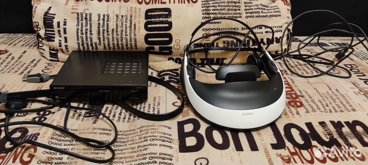 3D шлем Sony HMZ-T1