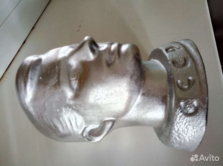 Бюст Гагарина