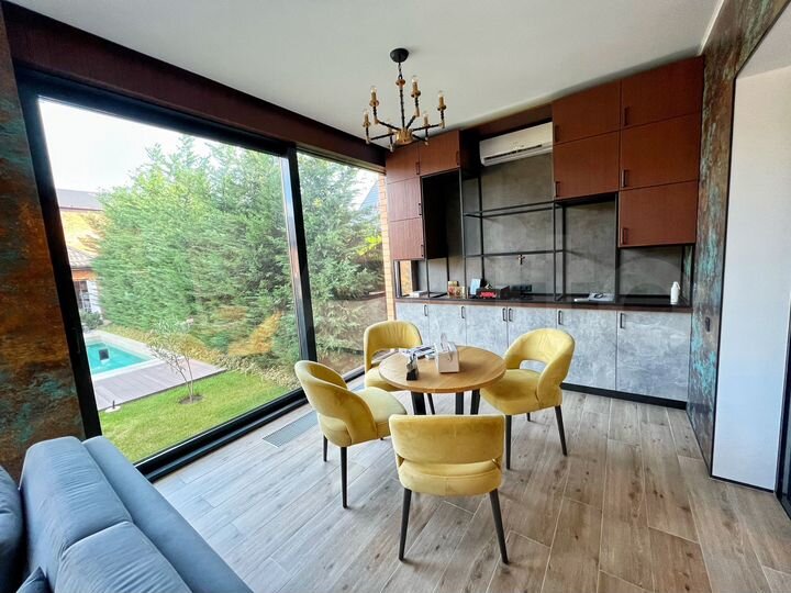 Дом 400 м² на участке 11 сот.