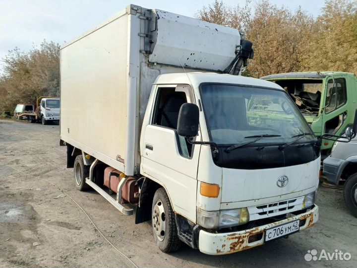 Toyota Dyna кабина