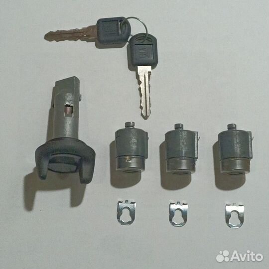 GM Набор личинок замка 1586