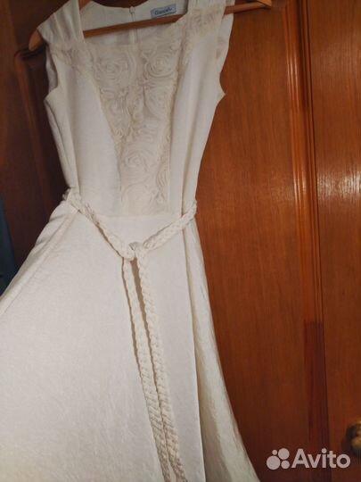 Платье белое