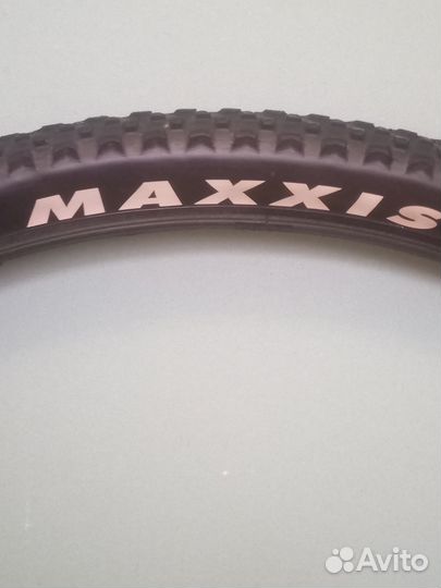 Велопокрышки, две сумки, руль