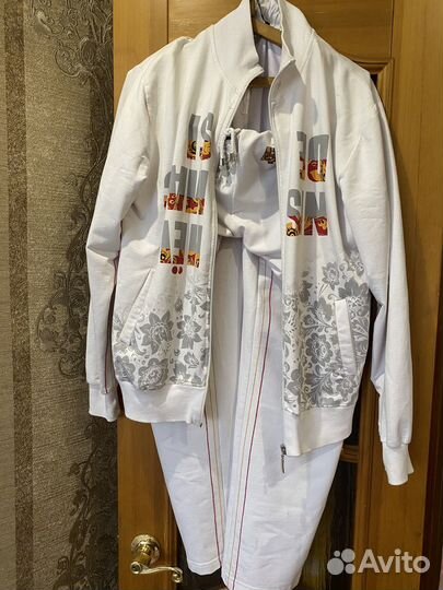 Спортивный костюм