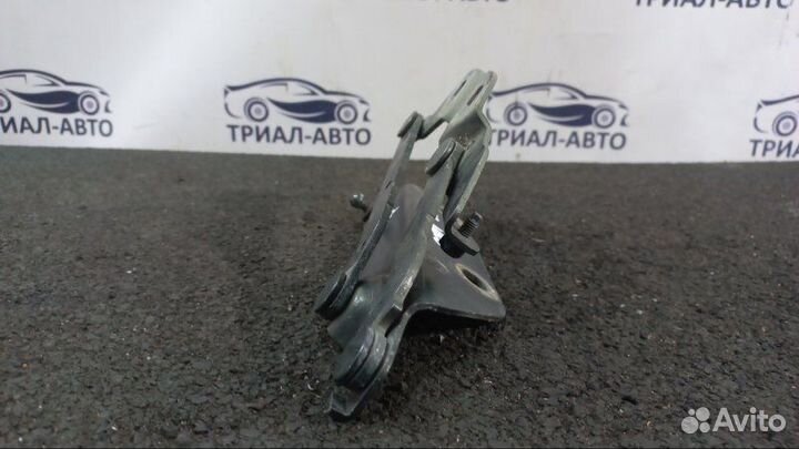 Петля капота правая Land Rover Freelander 2 2.2L