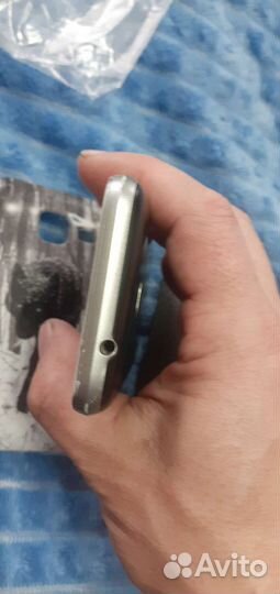 Телефон Samsung