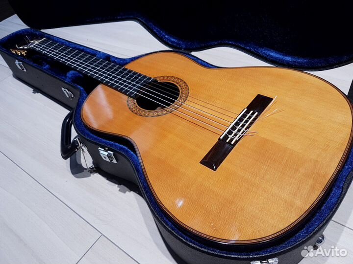 Классическая мастеровая гитара Y. Chai. no.15
