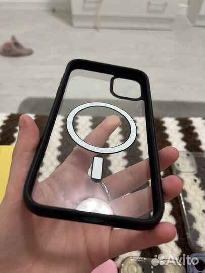 Чехлы на iPhone 11