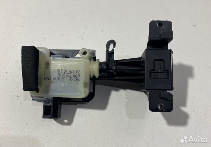 Замок лючка бензобака Mercedes-Benz S-Class W221