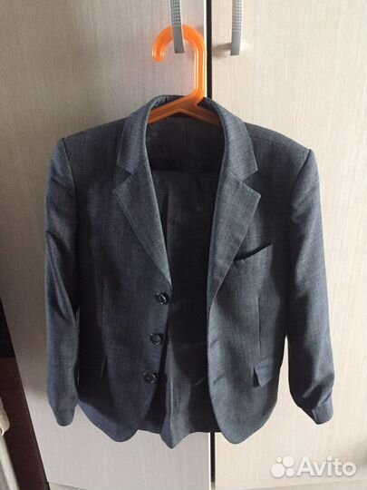 Школьный костюм серый