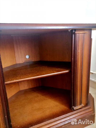 Тумба под телевизор угловая