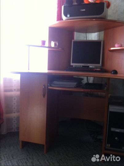 Компьютерный стол