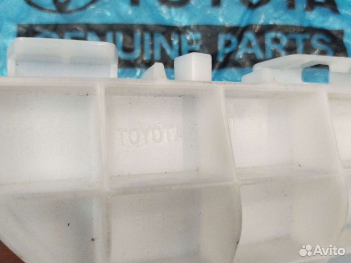 Кронштейн заднего бампера Королла 151 левый NEW