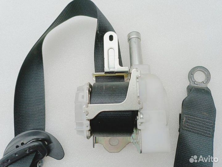 Ремень безопасности с пиропатроном передний правый