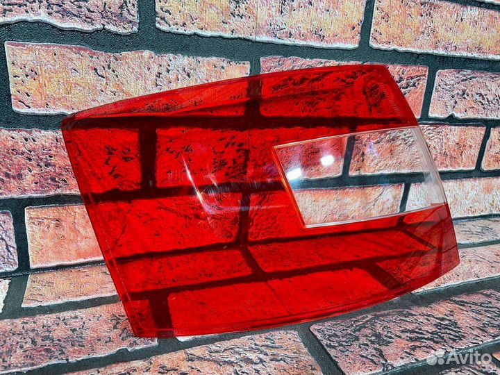 Стекло задней левой фары skoda octavia A7