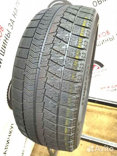 Bridgestone Blizzak VRX 215/45 R17 87S