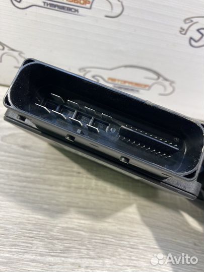 Блок управления парковочным тормозом Audi A4 B8