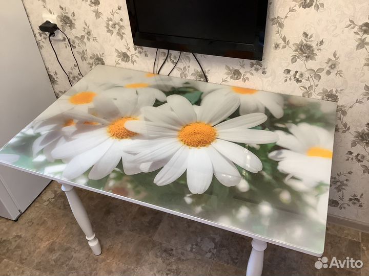 Кухонный стол