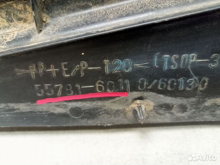 Водосток лобового стекла (жабо)