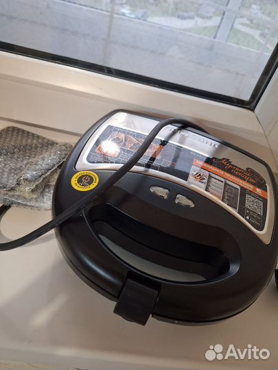 Вафельница мультипекарь Redmond