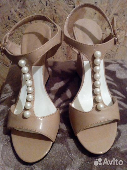 Босоножки женские.Новые