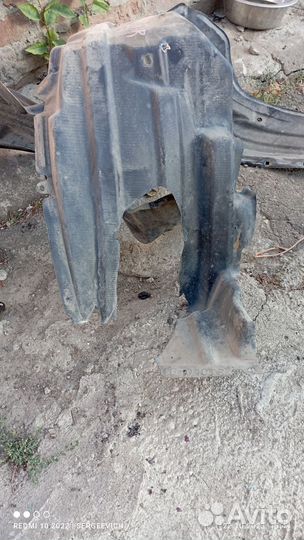 Подкрылок QNC21