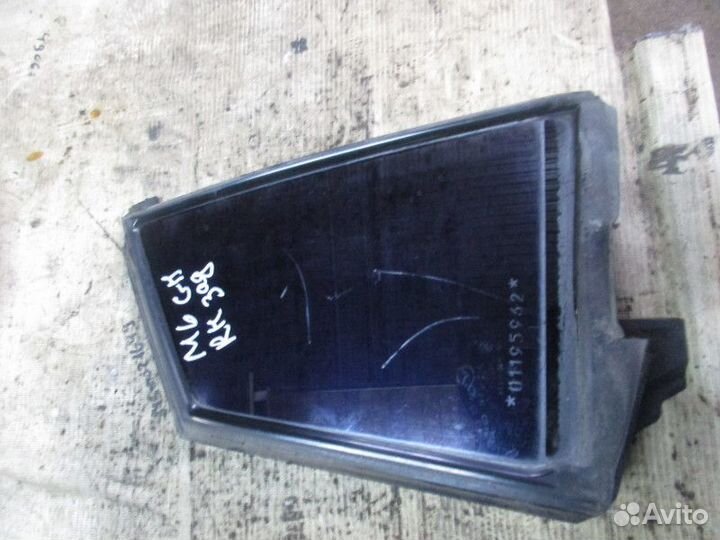 Стекло двери задней правой (форточка) Mazda 6 (GH)