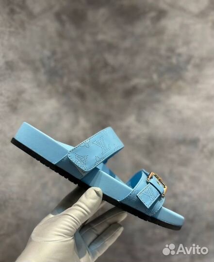 Босоножки LV