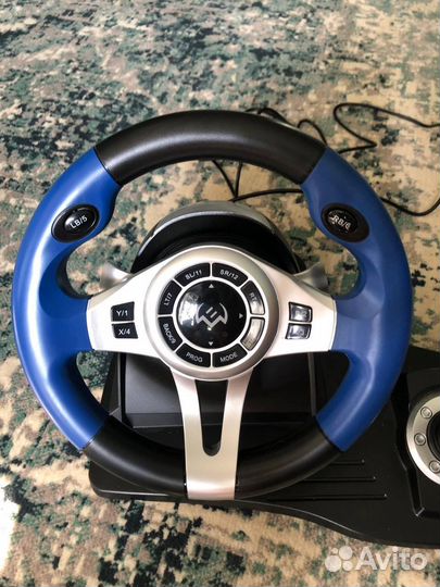 Игровой руль с педалями