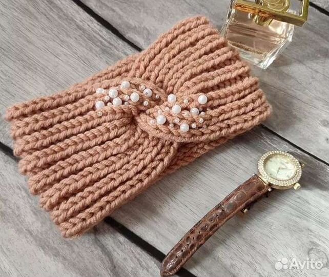 Вязаные манишки и повязки на голову