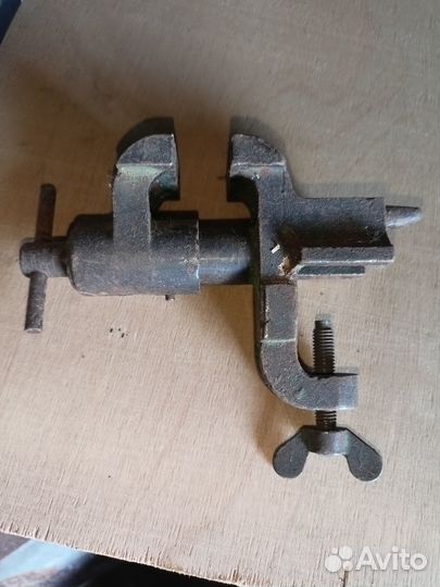 Тиски слесарные