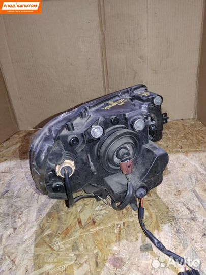 Фара левая Mitsubishi Outlander