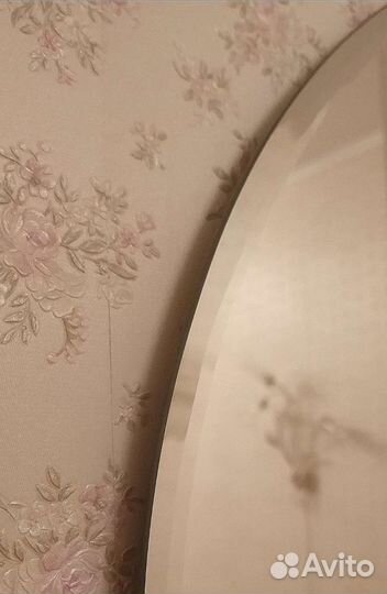 Зеркало настенное с фацетом