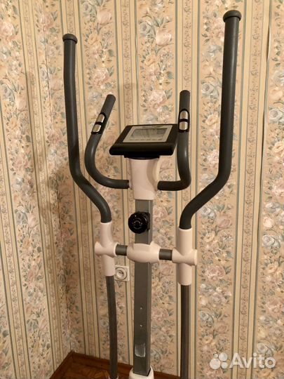 Эллиптический тренажер HouseFit Kinetic E2.0