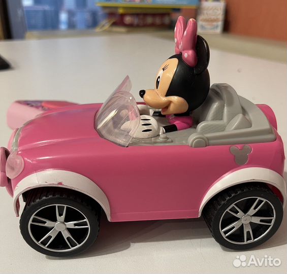 Машинка на пульте управления Минни Маус