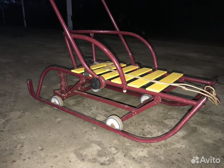 Детские санки с выдвижными колесами