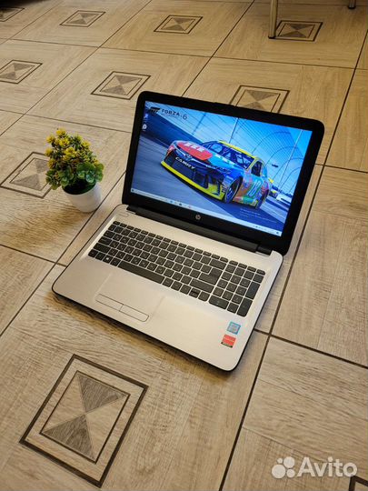 Идеален Core i5-7200. FHD/8GB/256SSD/15,6/2видюхи