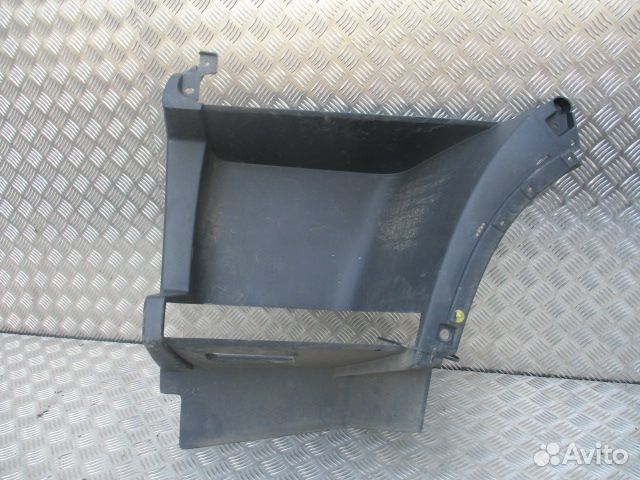 Корпус подножки левый Volvo 82136982