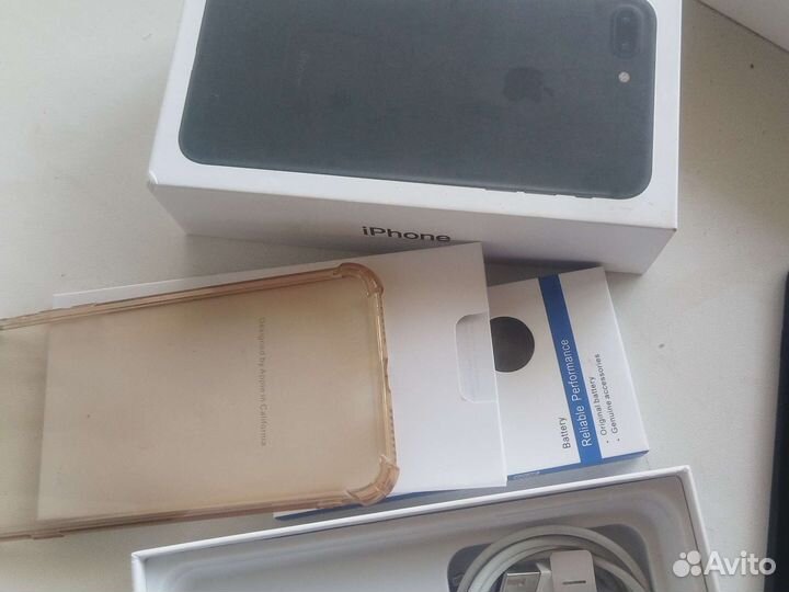 Телефон iPhone 7+