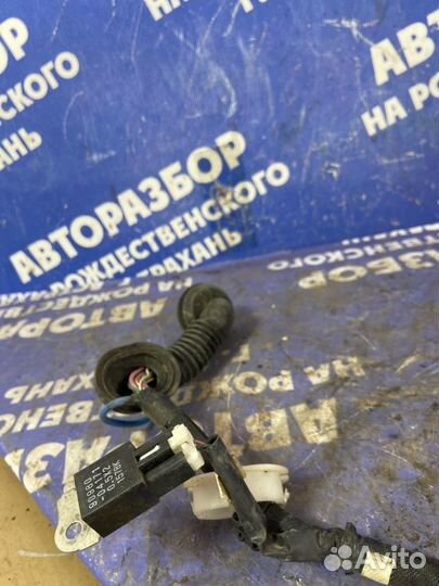 Проводка крышки багажника. Toyota Estima минивен