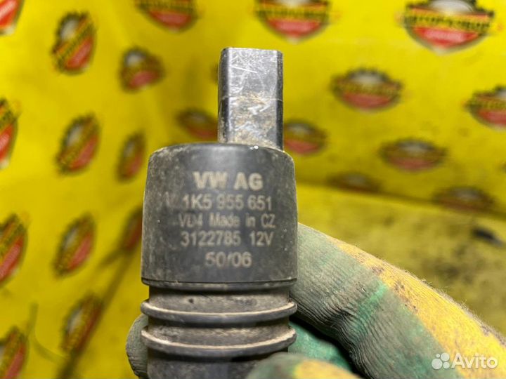 Насос омывателя стекла Volkswagen Passat B6