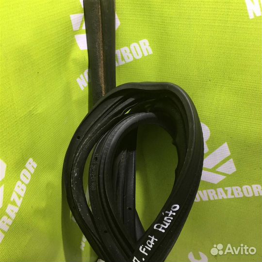 Уплотнитель двери Фиат Пунто 176