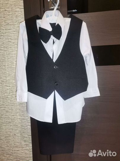 Костюм классический тройка на 3-4 года