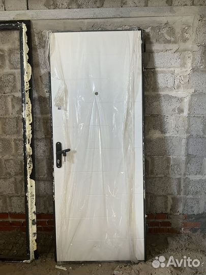 Дверь входная железная б/у
