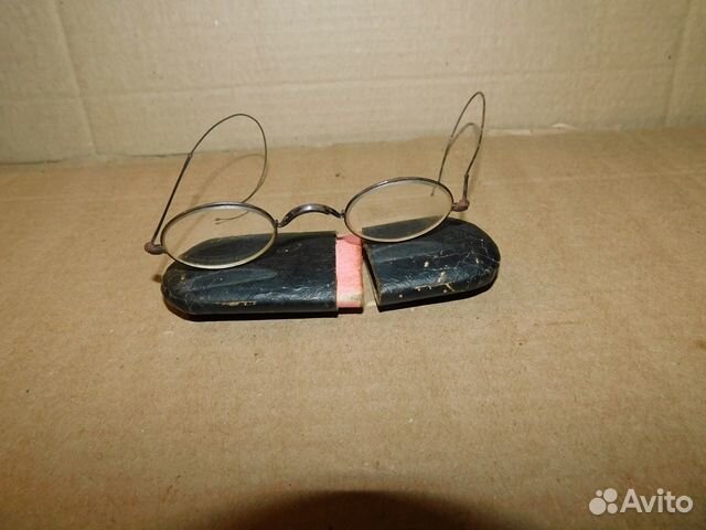 Антикварные очки в футляре, (в даль)ри в интерьер