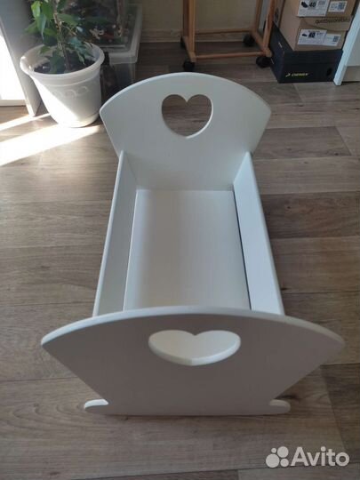 Детская кроватка для кукол