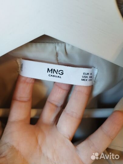 Плащ тренч Mango