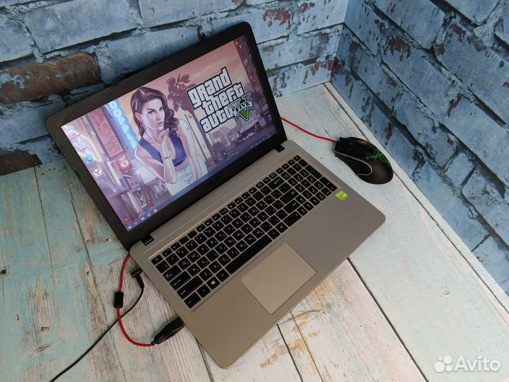 Игровой ноутбук intel/4ядра/2видеокарты/10Gb/SSD