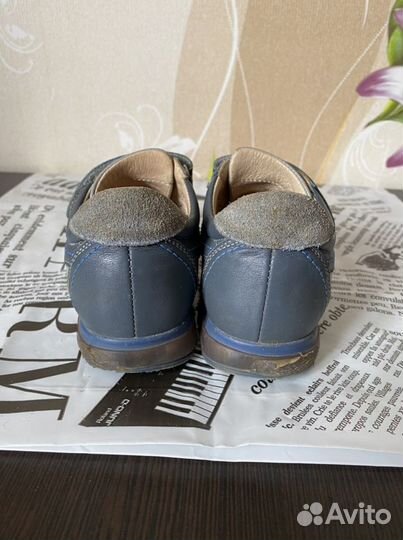 Кроссовки 26