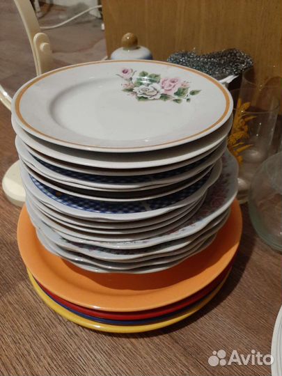 Посуда стопки тарелки ваза хрусталь